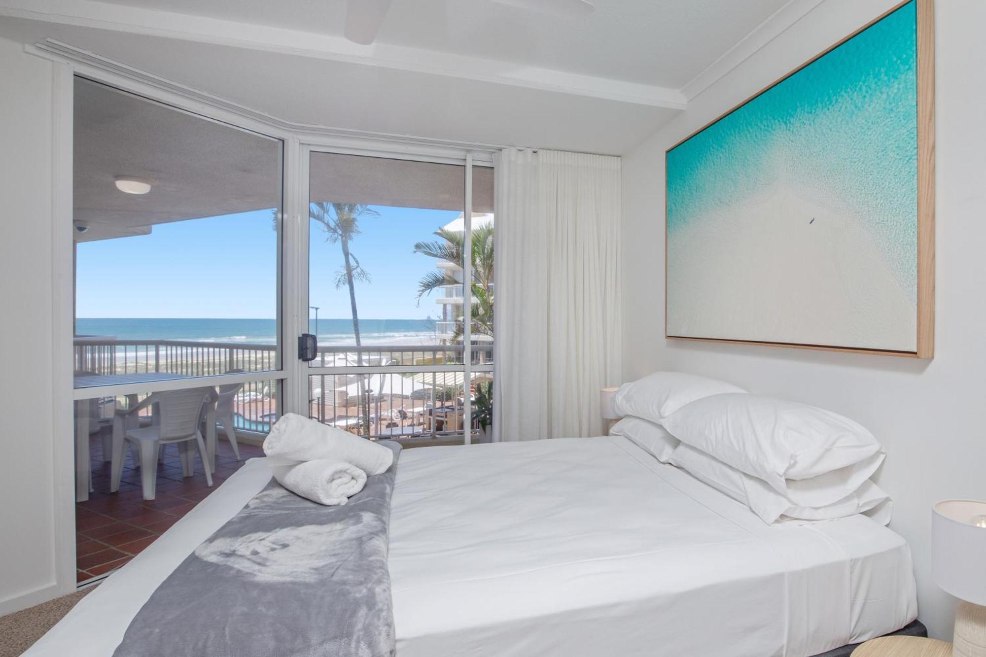Crystal Beachfront Apartments Gold Coast Dış mekan fotoğraf