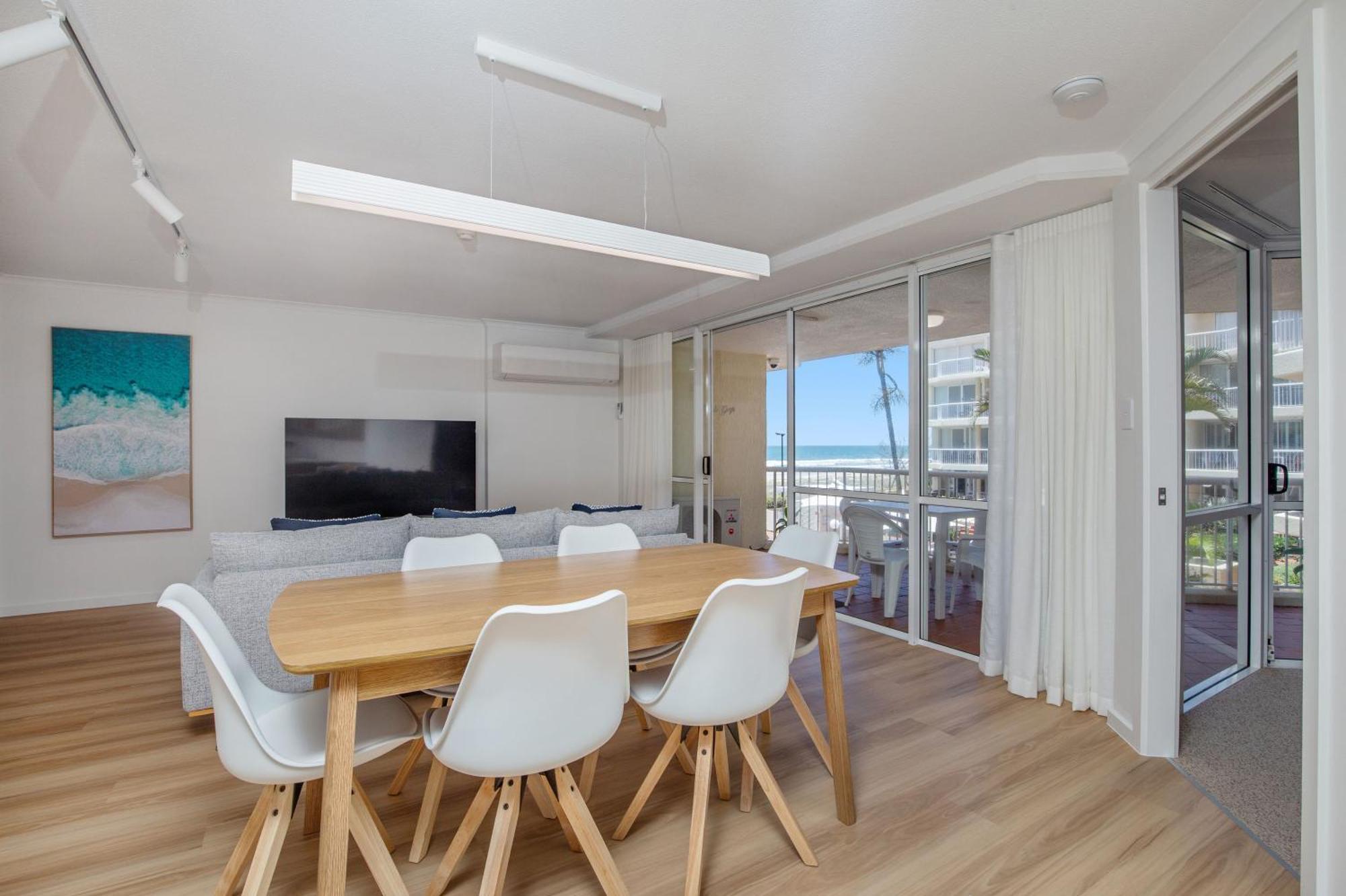 Crystal Beachfront Apartments Gold Coast Dış mekan fotoğraf