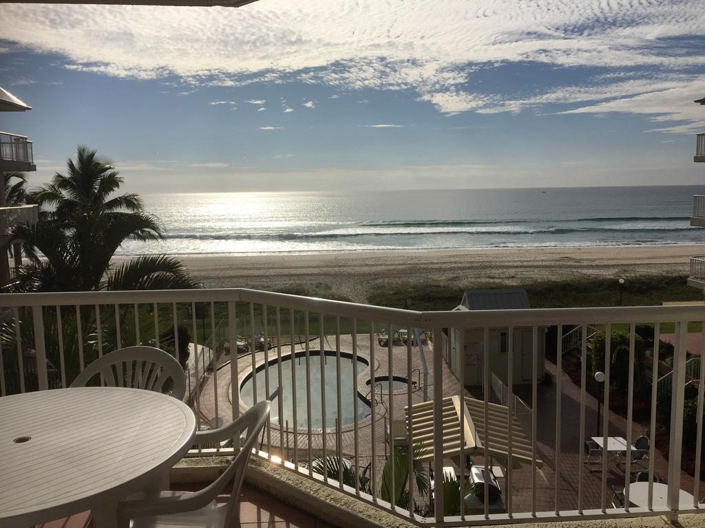Crystal Beachfront Apartments Gold Coast Dış mekan fotoğraf