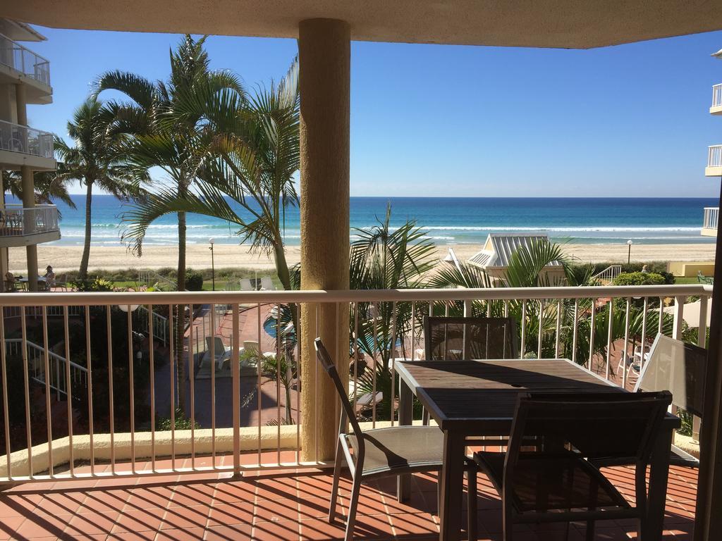 Crystal Beachfront Apartments Gold Coast Dış mekan fotoğraf