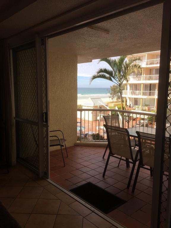 Crystal Beachfront Apartments Gold Coast Dış mekan fotoğraf