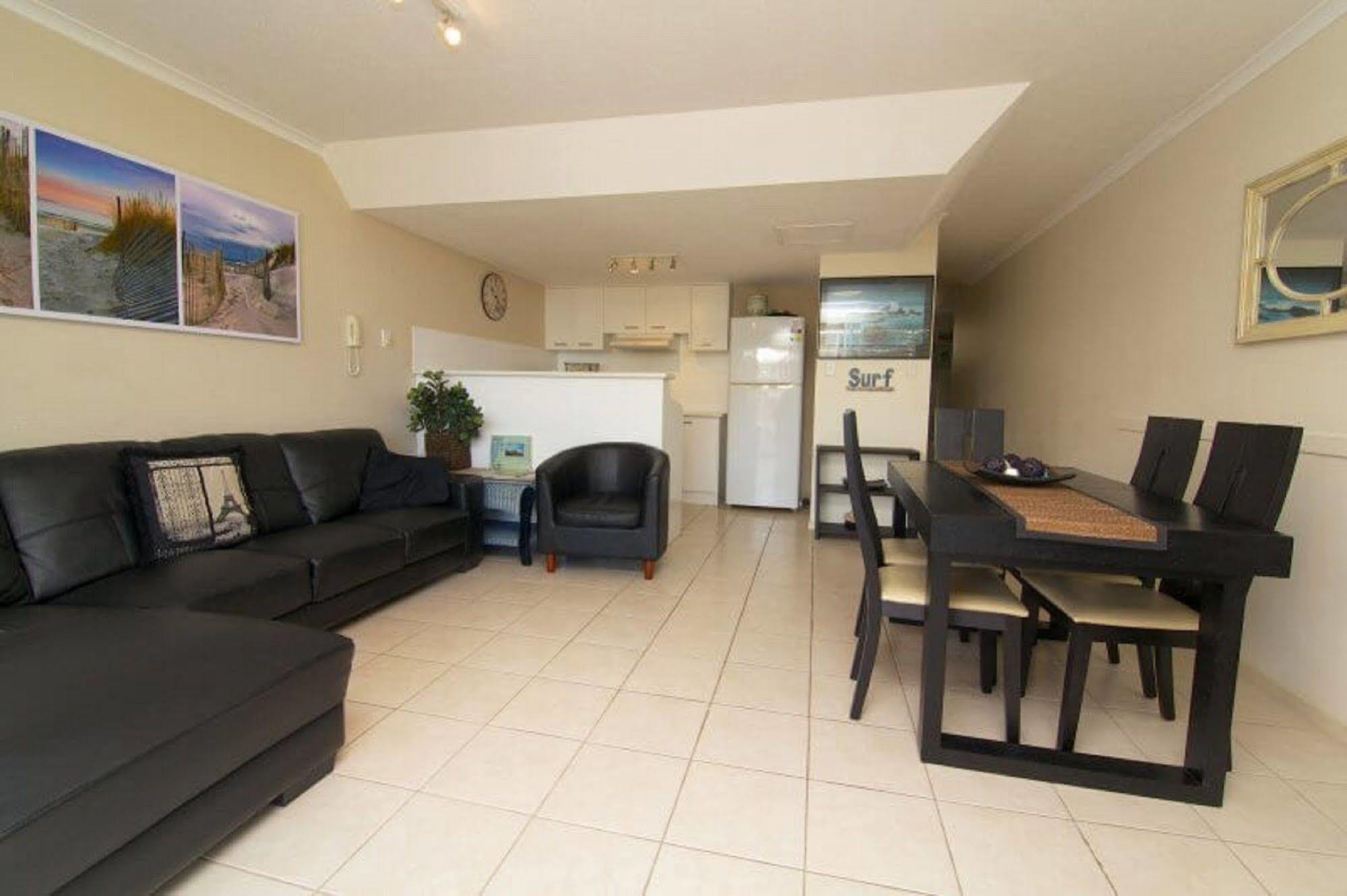 Crystal Beachfront Apartments Gold Coast Dış mekan fotoğraf