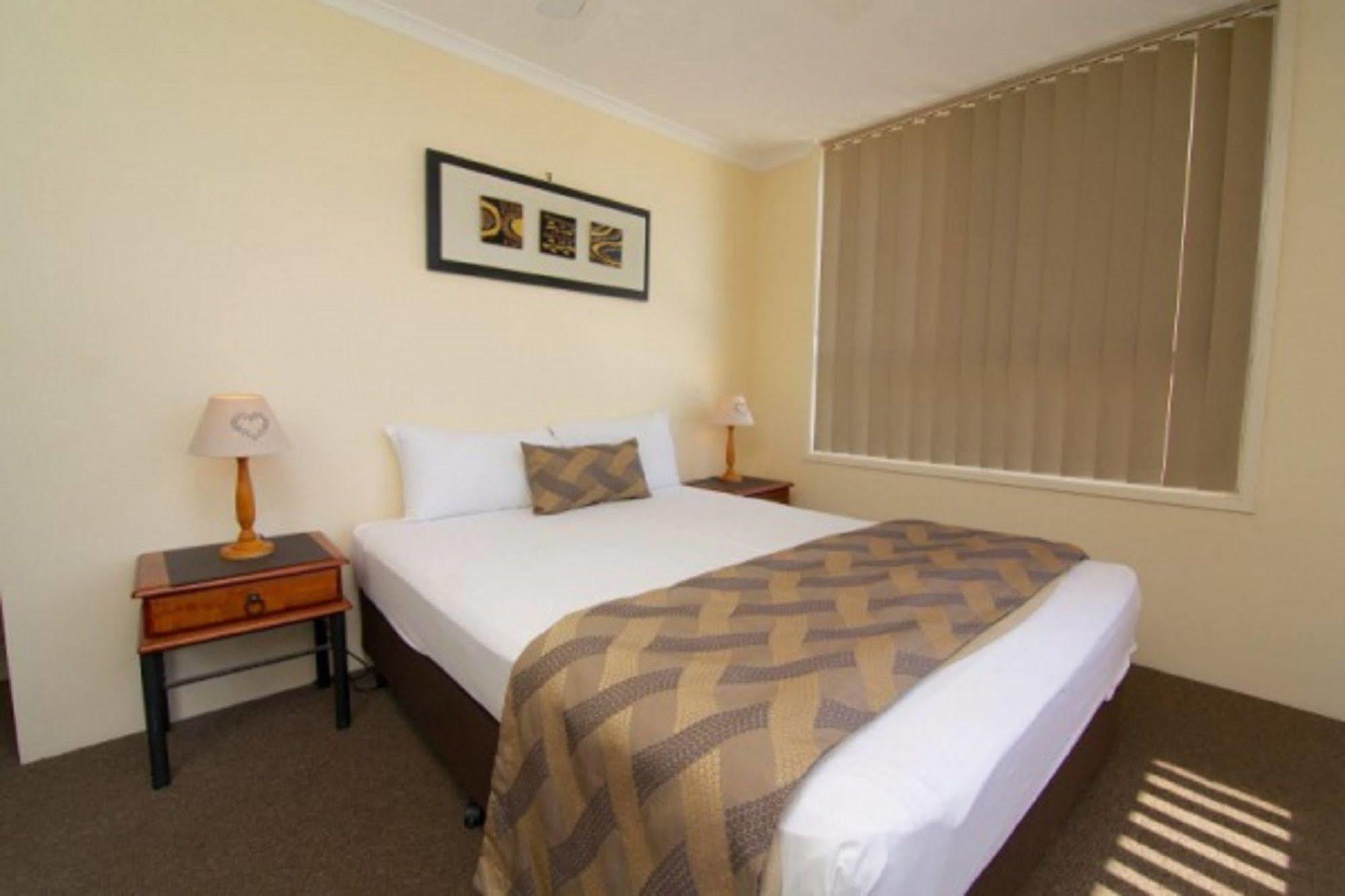 Crystal Beachfront Apartments Gold Coast Dış mekan fotoğraf