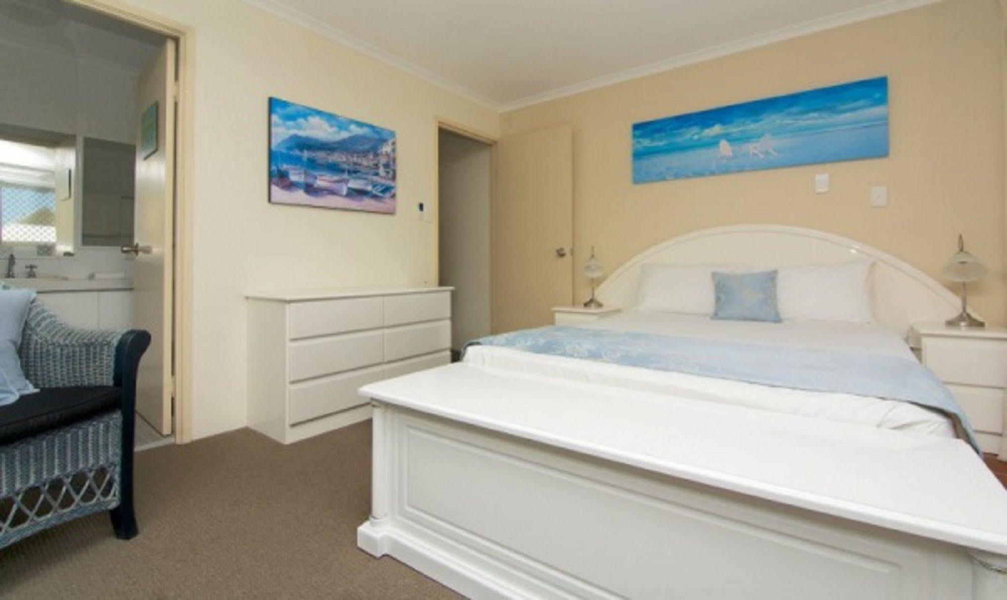 Crystal Beachfront Apartments Gold Coast Dış mekan fotoğraf